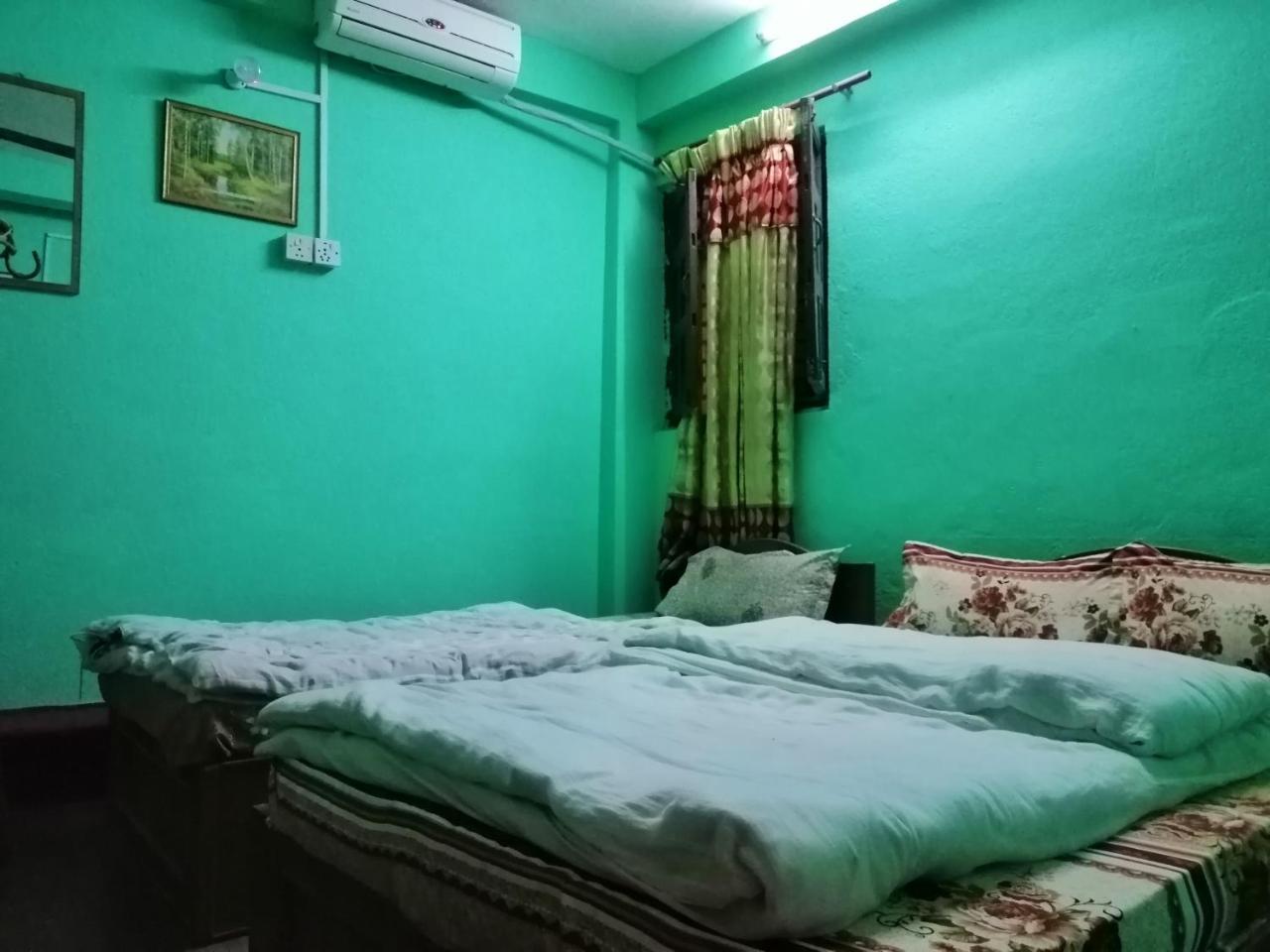 Anmol Guest House カトマンズ エクステリア 写真